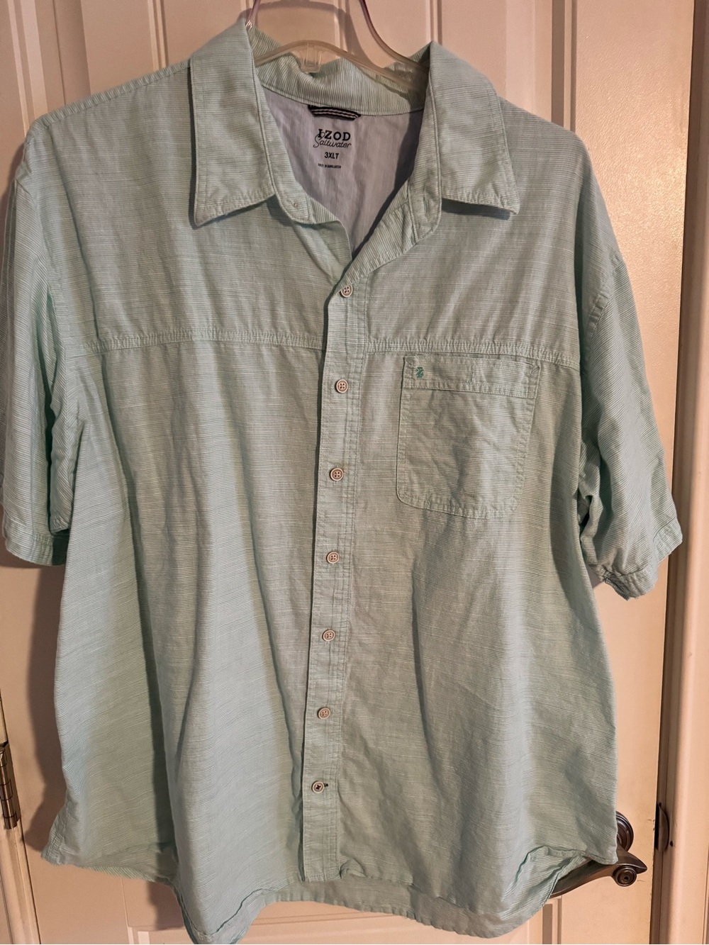 Izod Men's Casual Short-Sleeve Button-Down Shirt in Mint Green